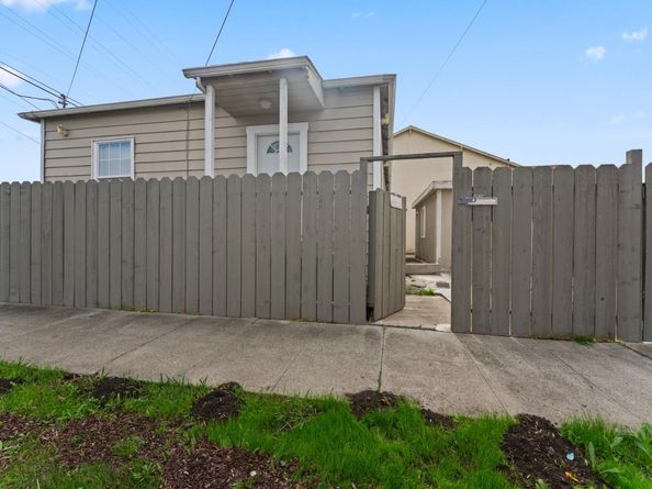 3834 Waller Avenue, Richmond CA 94804