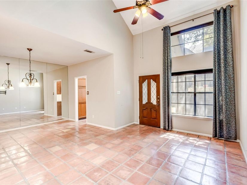 10819 Crown Colony DR 19, Austin TX 78747