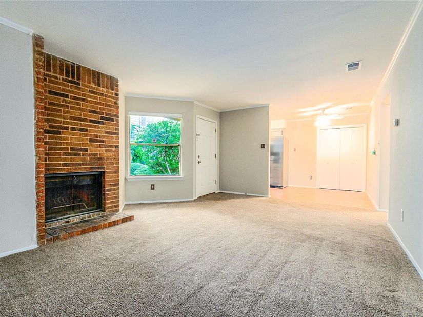 5608 Cougar DR 118, Austin TX 78745