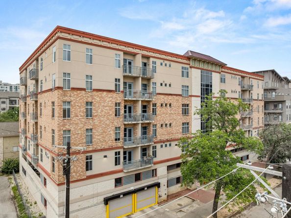 711 W 26th ST 303, Austin TX 78705