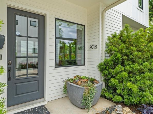 1201 W 39th 1/2 ST B, Austin TX 78756