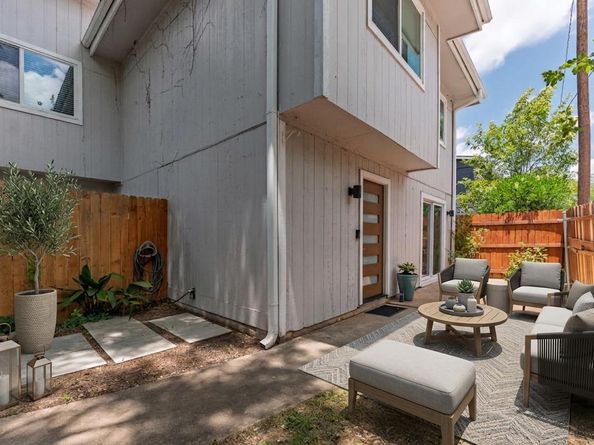 1208 Hollow Creek 105, Austin TX 78704