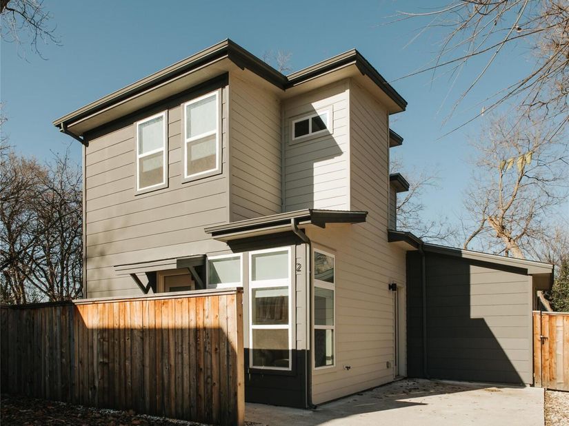 1128 Walton LN 2, Austin TX 78721