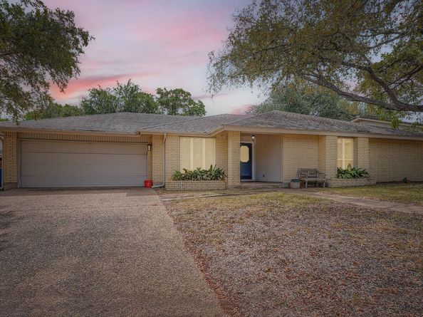 10705 Pinehurst DR, Austin TX 78747