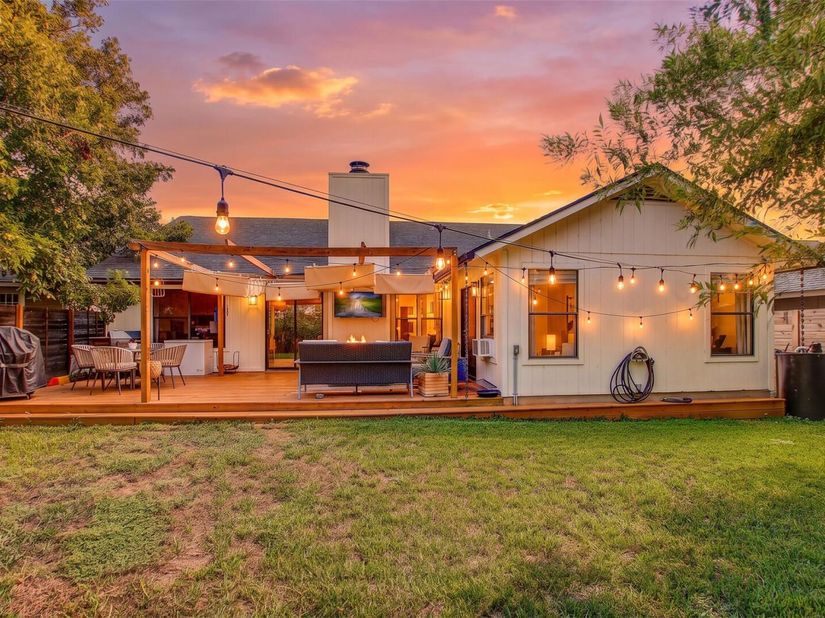 9706 Woodshire DR, Austin TX 78748