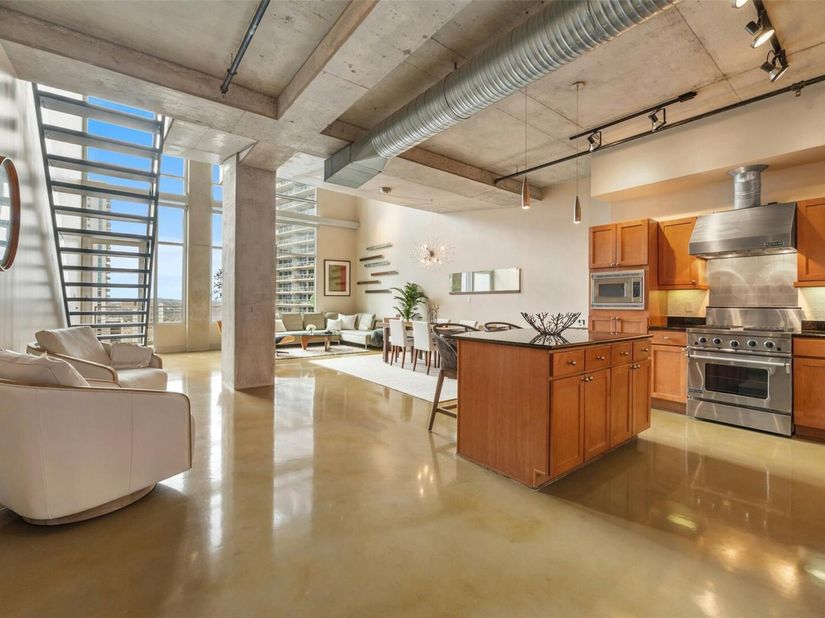 800 W 5th ST 1104, Austin TX 78703