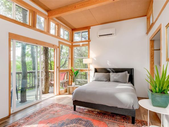 5323 Downs DR, Austin TX 78721