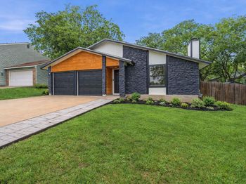 7803 Manassas DR