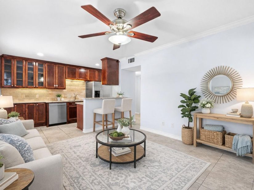 407 E 45th ST 108, Austin TX 78751