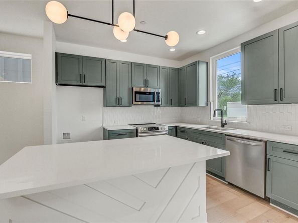 4127 E 12th ST 6, Austin TX 78721