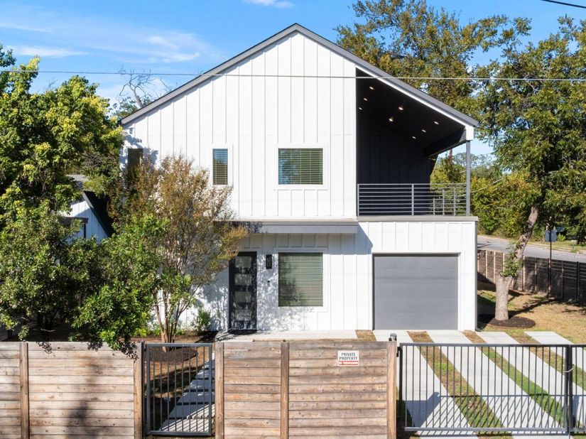 102 W Fawnridge DR, Austin TX 78753