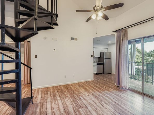 1840 Burton DR 208, Austin TX 78741