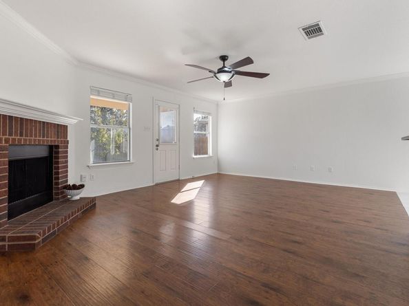 406 Golden Gate DR, Leander TX 78641