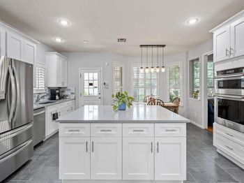 6804 Robert Dixon DR