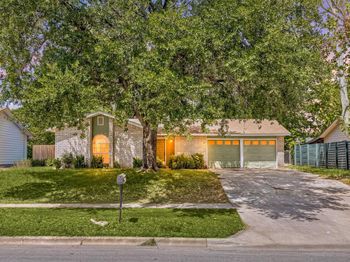 2412 E Stassney LN