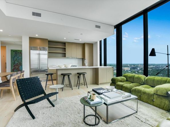 610 Davis ST 1902, Austin TX 78701