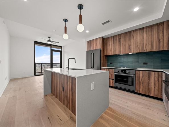 84 East Ave 1708, Austin TX 78701