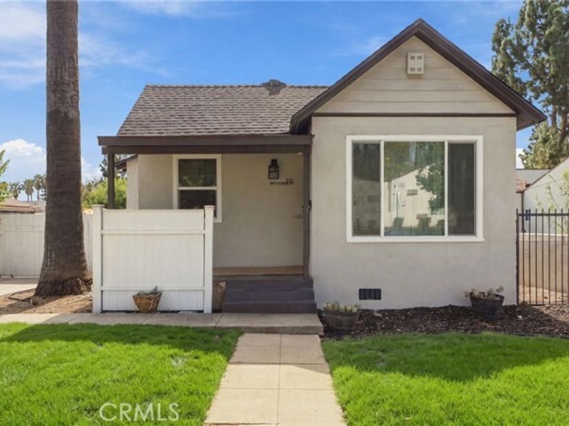 70 W Claremont St, Pasadena CA 91103