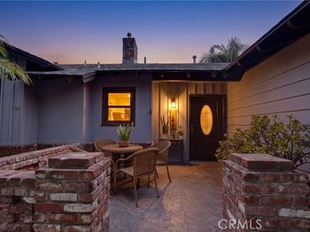 1812 W Riverside
