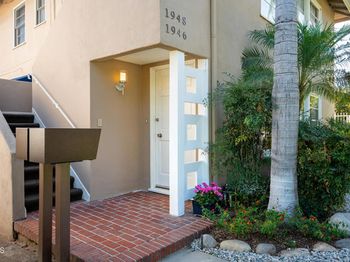 1946 E Villa Street