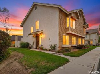 2041 MANZANA Way