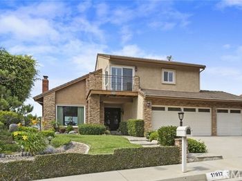11917 Rustic Hill