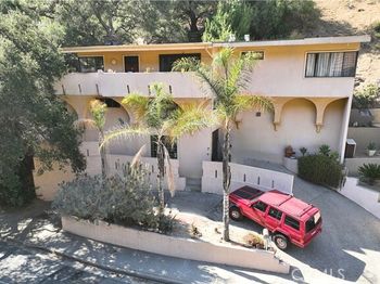 2567 E Chevy Chase