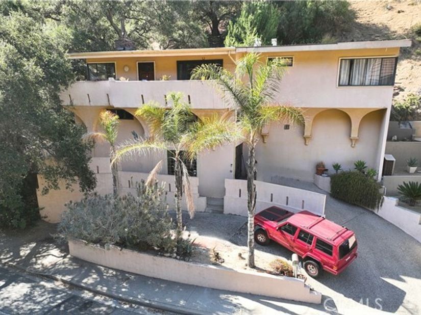 2567 E Chevy Chase, Glendale CA 91206