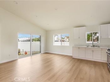 10957 Crockett