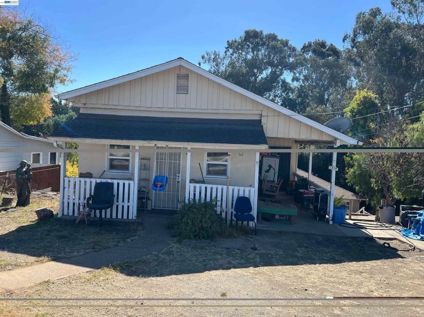 2039 D Street, Hayward CA 94541