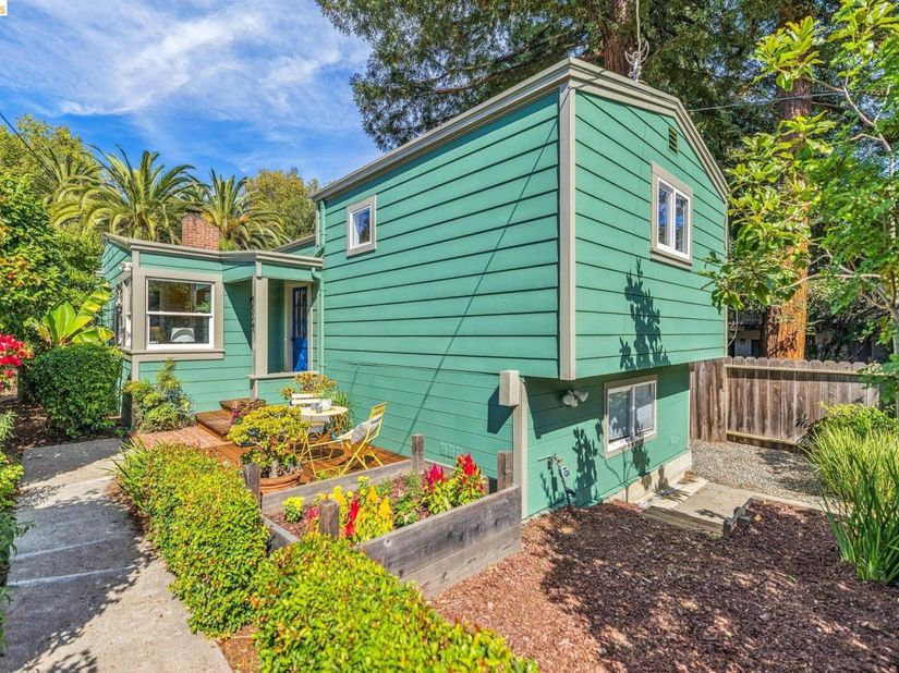 4624 Steele St, Oakland CA 94619