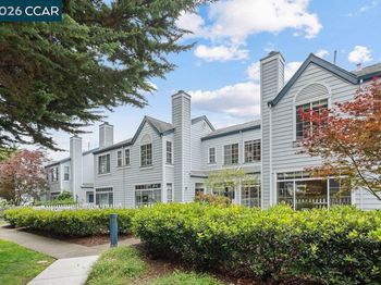 208 Commodore Dr