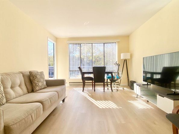 2 Commodore Drive D273, Emeryville CA 94608