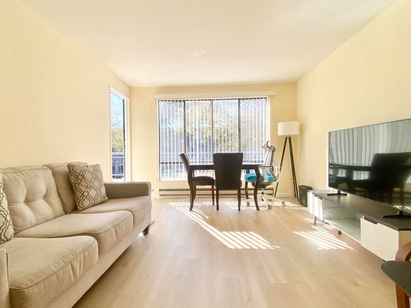 2 Commodore Drive D273, Emeryville CA 94608
