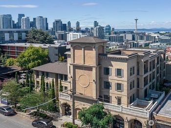 745 Bellevue Avenue E