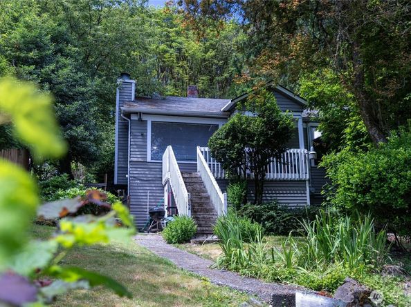 9059 Carkeek Drive S, Seattle WA 98118