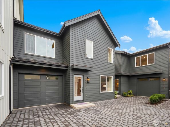 10043 8th Avenue NW B, Seattle WA 98177