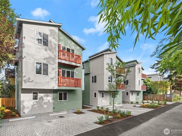 6417 Ellis Avenue S, Seattle WA 98108