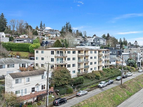 2625 13th Avenue W 302, Seattle WA 98119