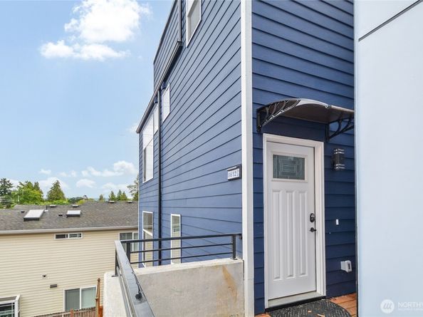 8612 42nd Avenue S C, Seattle WA 98118