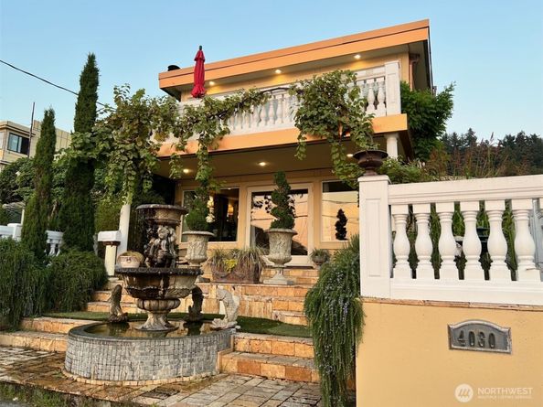 4030 Beach Drive SW, Seattle WA 98116