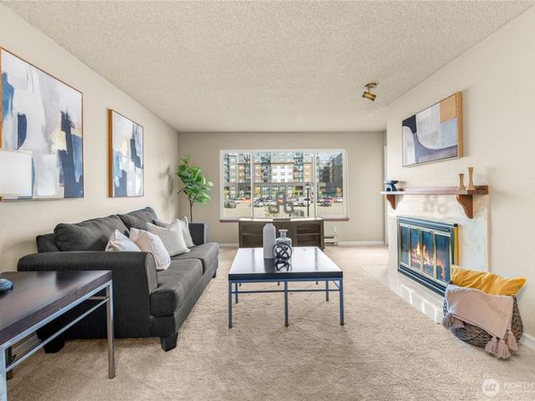 1175 Harrington Place NE 205, Renton WA 98056