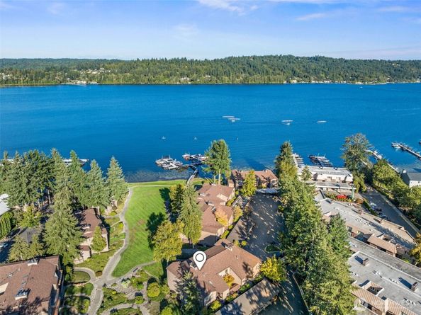 17442 NE 40th Place D3, Redmond WA 98052