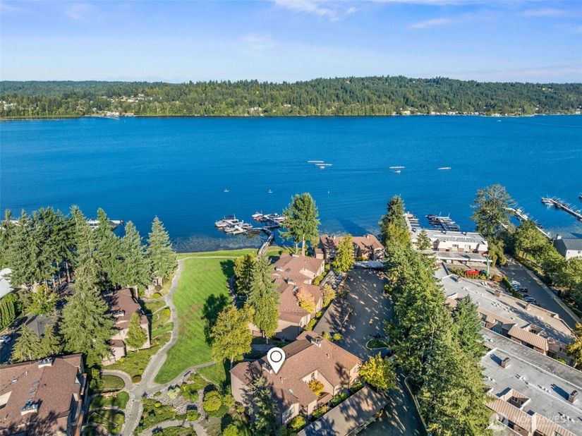 17442 NE 40th Place D3, Redmond WA 98052