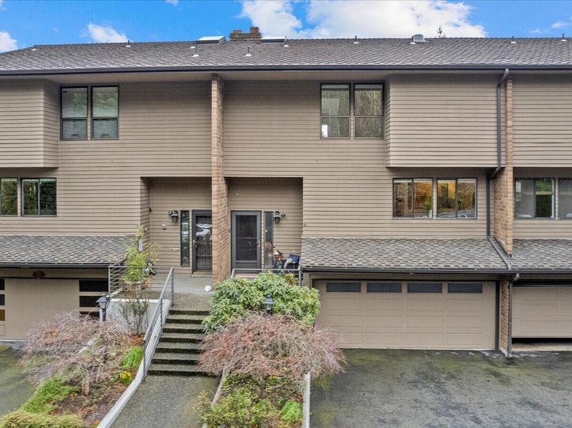 10743 Glen Acres Drive S 10743, Seattle WA 98168