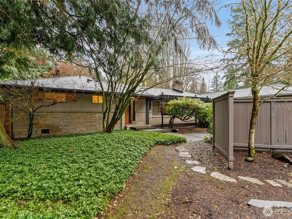 23312 Robin Hood Drive, Edmonds WA 98020