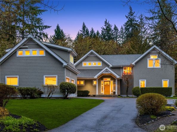 8421 NE Grizdale Lane, Bainbridge Island WA 98110