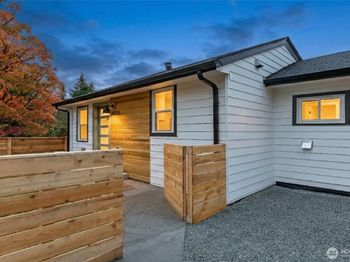 14321 Interlake Avenue N