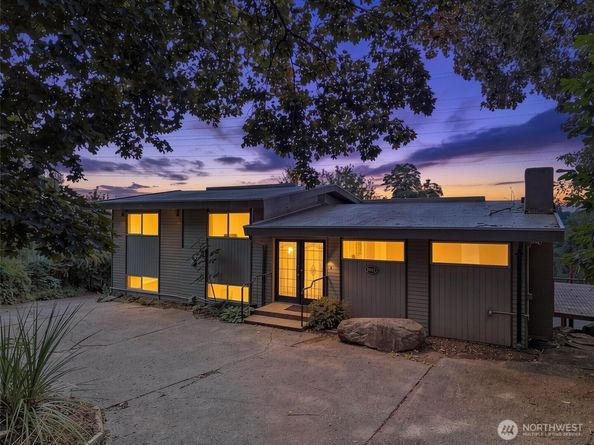 9656 Beacon Avenue S, Seattle WA 98118
