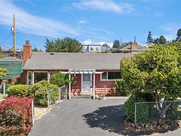2410 NW 198th St, Shoreline WA 98177